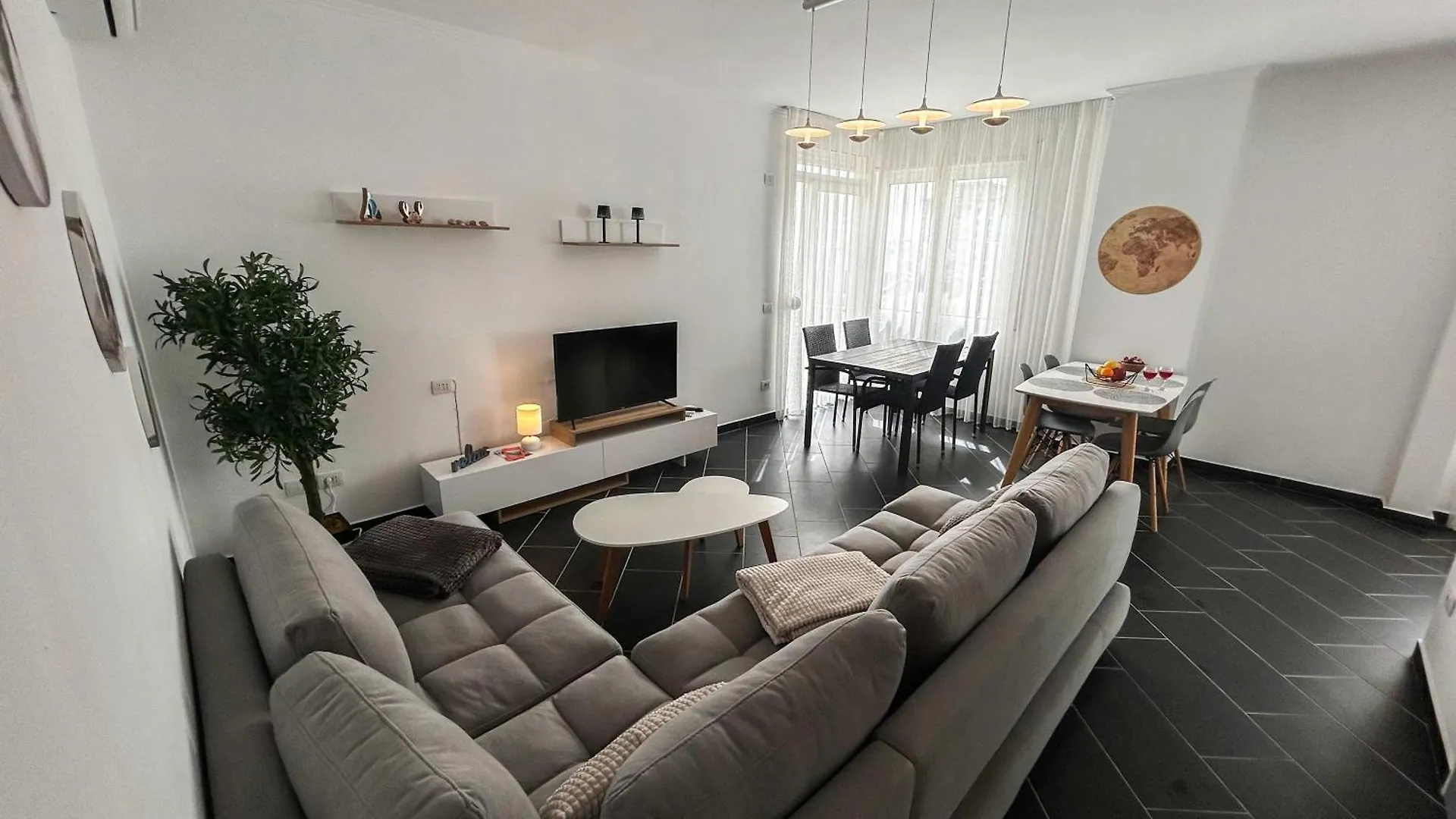 Big Good View Apartment 2 Bedrooms Durrës