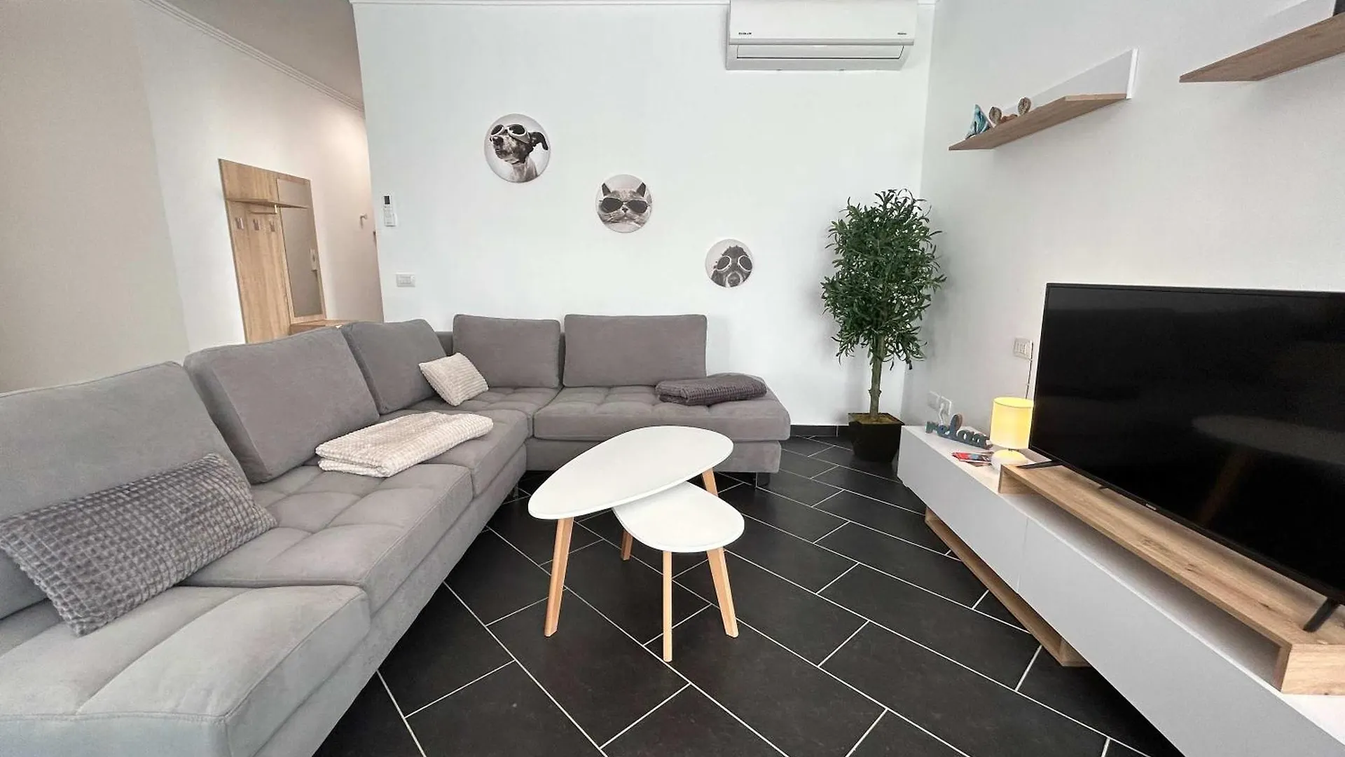 Big Good View Apartment 2 Bedrooms Durrës 0*,